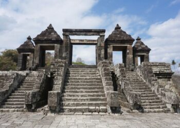 Romantisme Sunset di Candi Boko